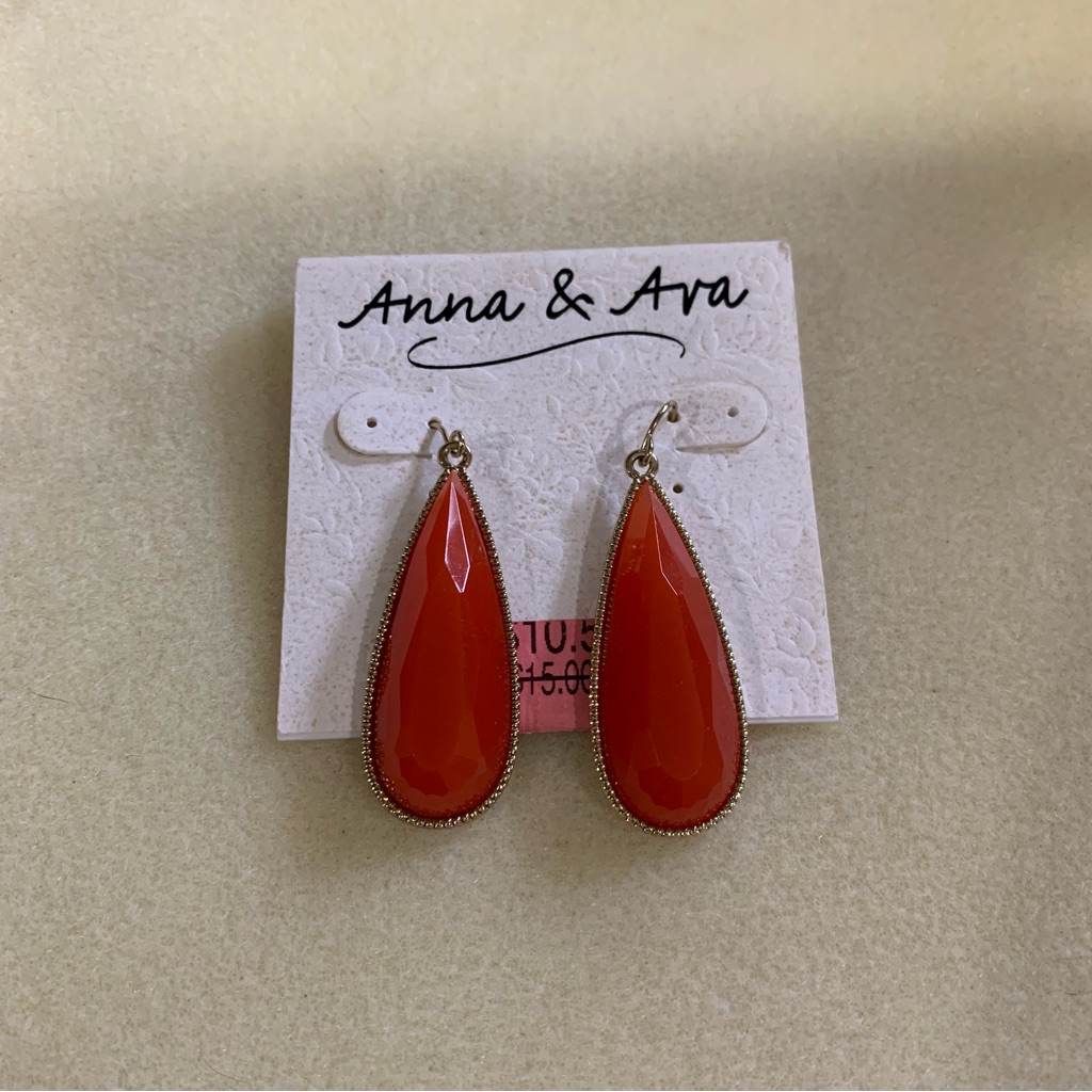 1.12” Anna & Ava Gold Tone Drop Earring